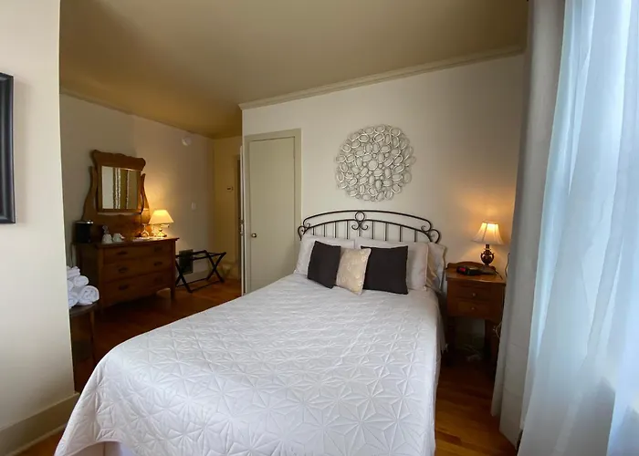 Au Manoir De La Rue Merry